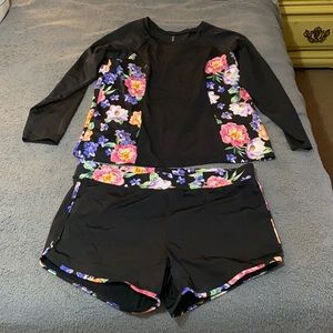 Torrid two piece rash guard set